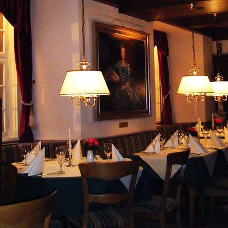 Set tables in the Regentenstube
