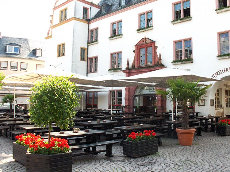 Exterior and terrace of the Darmstädter Ratskeller